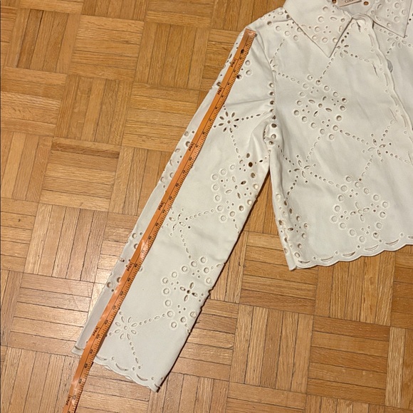Camila Coelho White Eyelet Button-Up Jacket - Picture 5 of 9